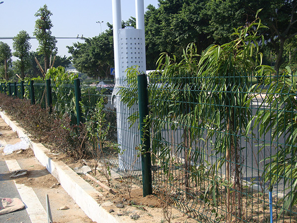 綠化帶護(hù)欄網(wǎng)圖片4 綠化帶護(hù)欄網(wǎng)圖片4