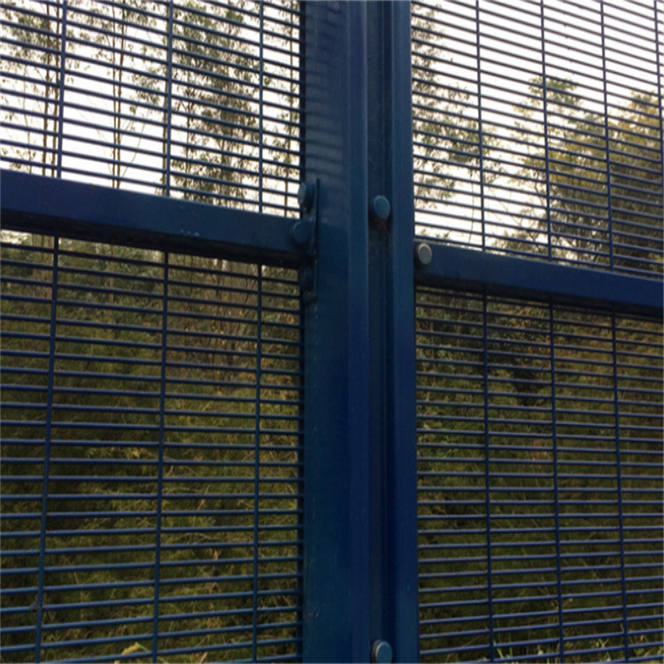 籬笆式高密度密紋防攀爬隔離網圖片3 籬笆式高密度密紋防攀爬隔離網圖片3