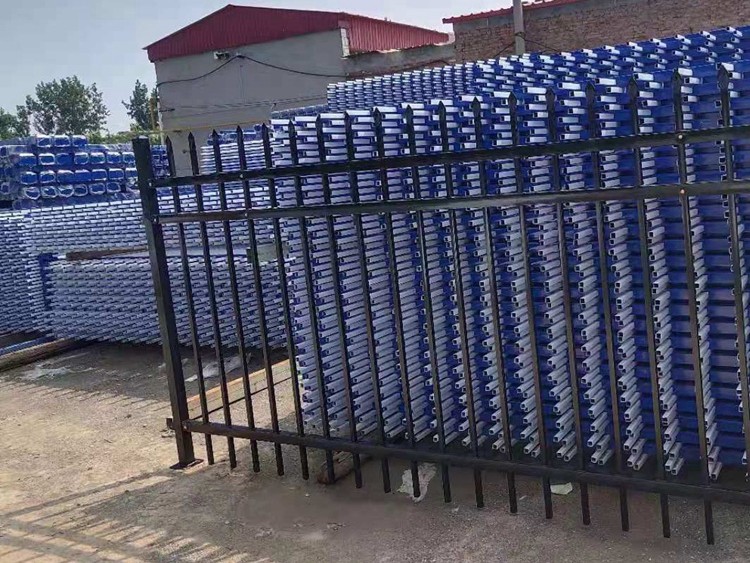 小區(qū)圍墻隔離柵欄 小區(qū)圍墻隔離柵欄