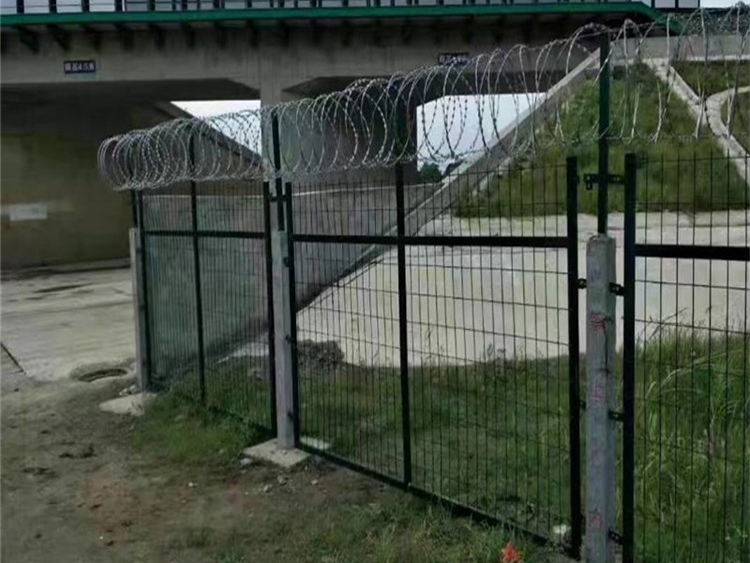 路基防護(hù)柵欄 路基防護(hù)柵欄