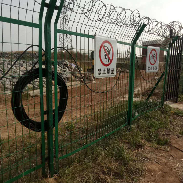 扁鐵框護(hù)欄18631858321 扁鐵框護(hù)欄18631858321