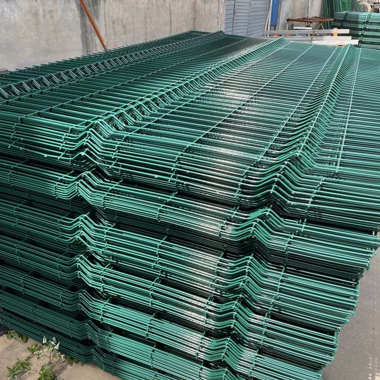 山西2米高果園綠色圍欄安裝完畢圖片1 山西2米高果園綠色圍欄安裝完畢圖片1