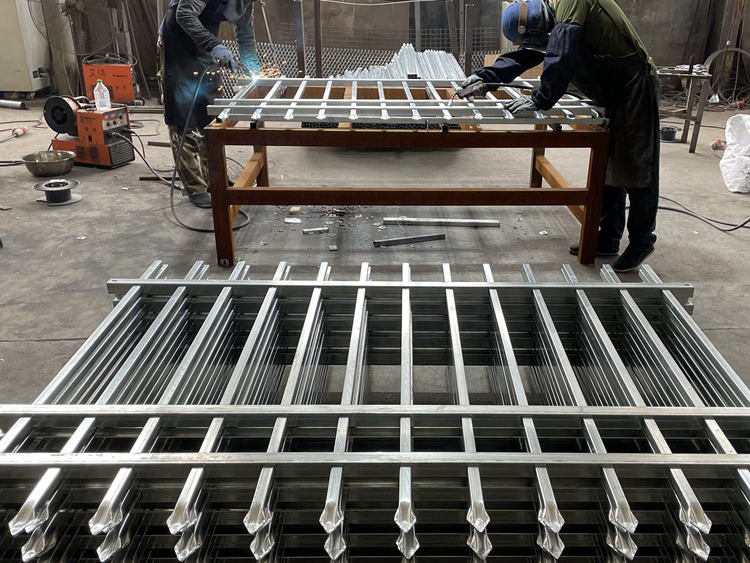 鐵柵欄18631858321 鐵柵欄18631858321