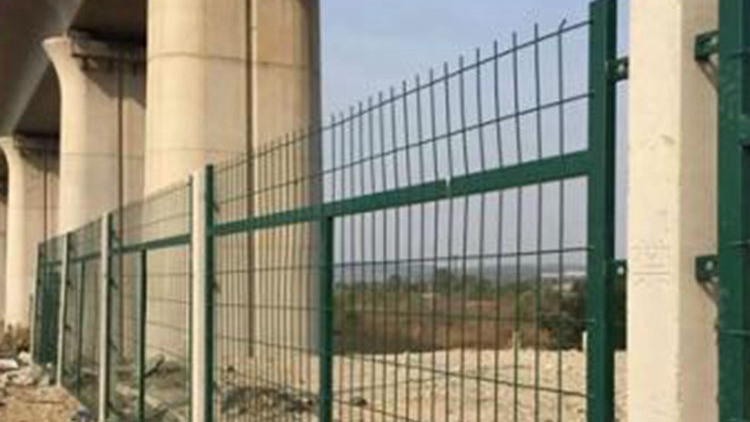 橋下鐵路柵欄18631858321 橋下鐵路柵欄18631858321