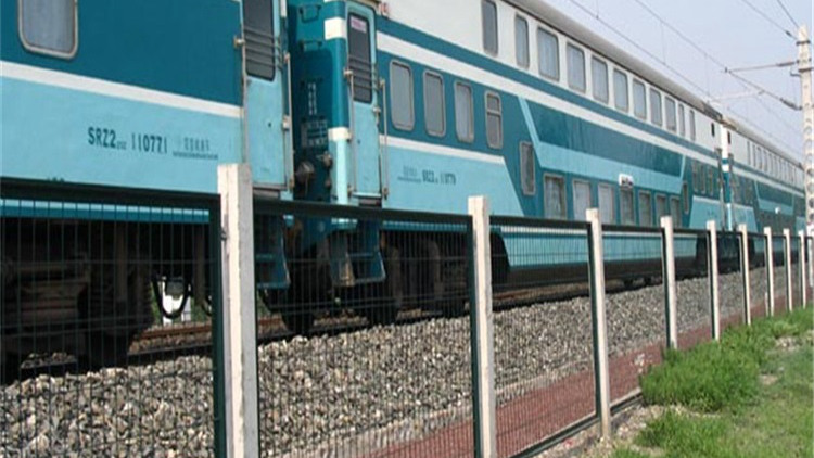 鐵路隔離柵18631858321 鐵路隔離柵18631858321