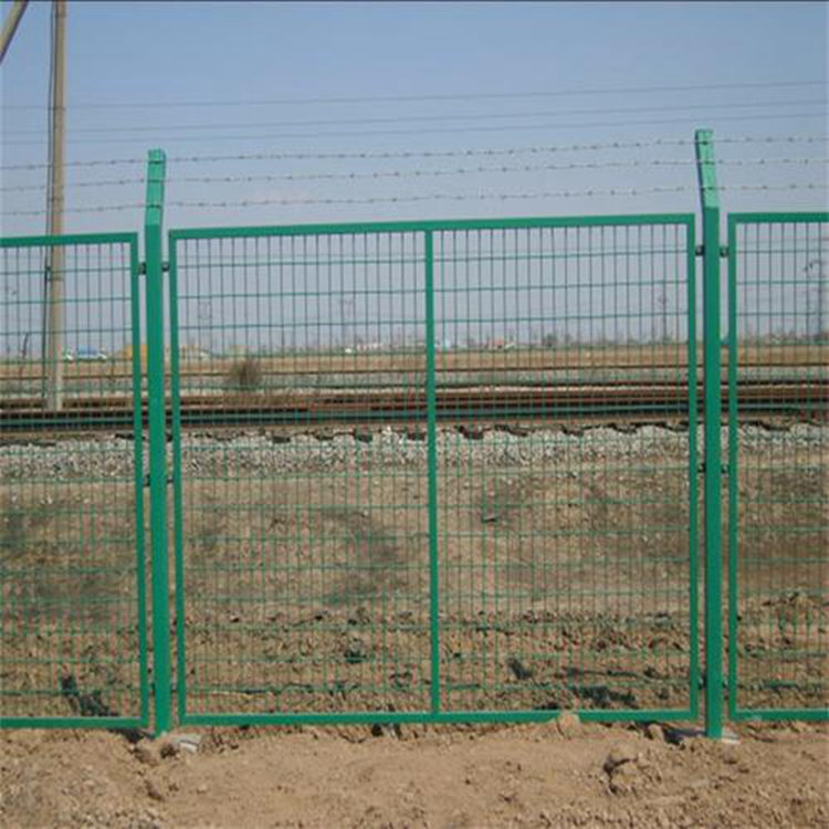 江蘇重點工程組裝式鐵路防護柵欄施工完畢圖片4