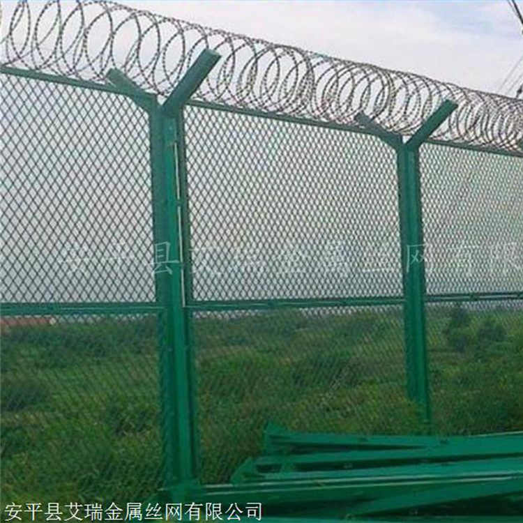 鍍鋅刀片刺繩刺網(wǎng)應(yīng)用比較廣泛圖片2