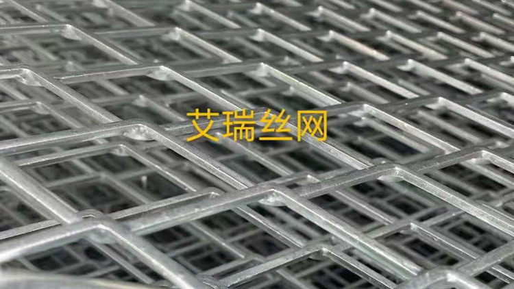 鍍鋅高速公路防眩網(wǎng)18631858321 鍍鋅高速公路防眩網(wǎng)18631858321