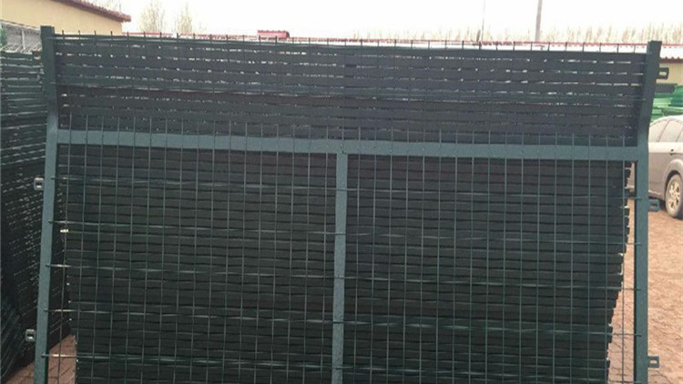 鐵路防護隔離柵18631858321 鐵路防護隔離柵18631858321