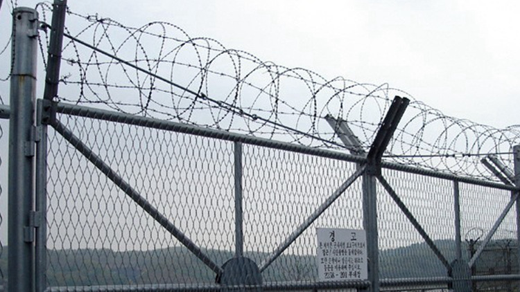 浸塑鐵路護欄網18631858321 浸塑鐵路護欄網18631858321