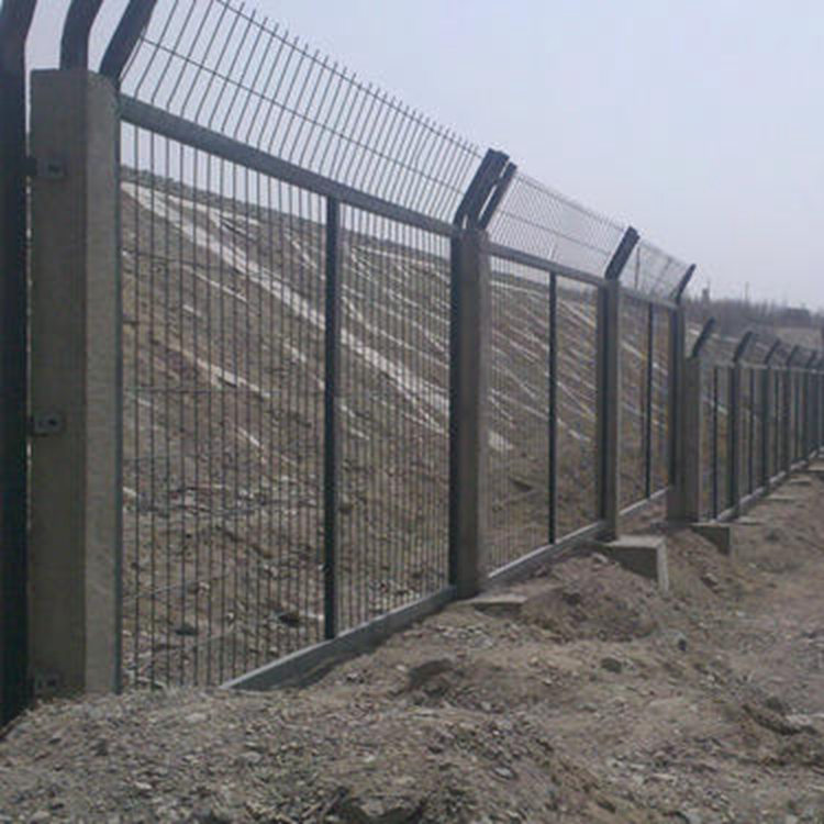 高鐵金屬隔離柵施工注意事項(xiàng)圖片1 高鐵金屬隔離柵施工注意事項(xiàng)圖片1