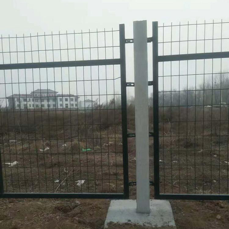 高鐵金屬隔離柵施工注意事項(xiàng)圖片4 高鐵金屬隔離柵施工注意事項(xiàng)圖片4