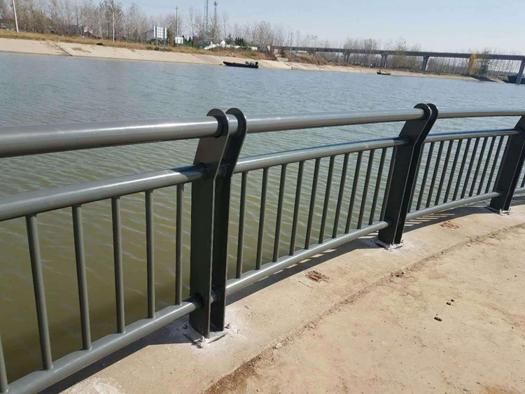 橋梁隔離18631858321 橋梁隔離18631858321