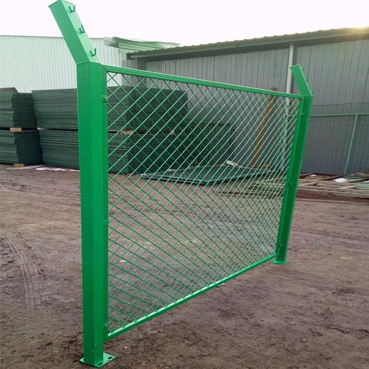 森林場區(qū)護欄網(wǎng)圖片2 森林場區(qū)護欄網(wǎng)圖片2
