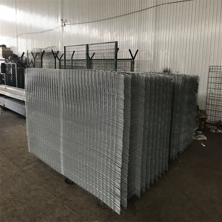 高速公路熱鍍鋅護欄網(wǎng)圖片4 高速公路熱鍍鋅護欄網(wǎng)圖片4