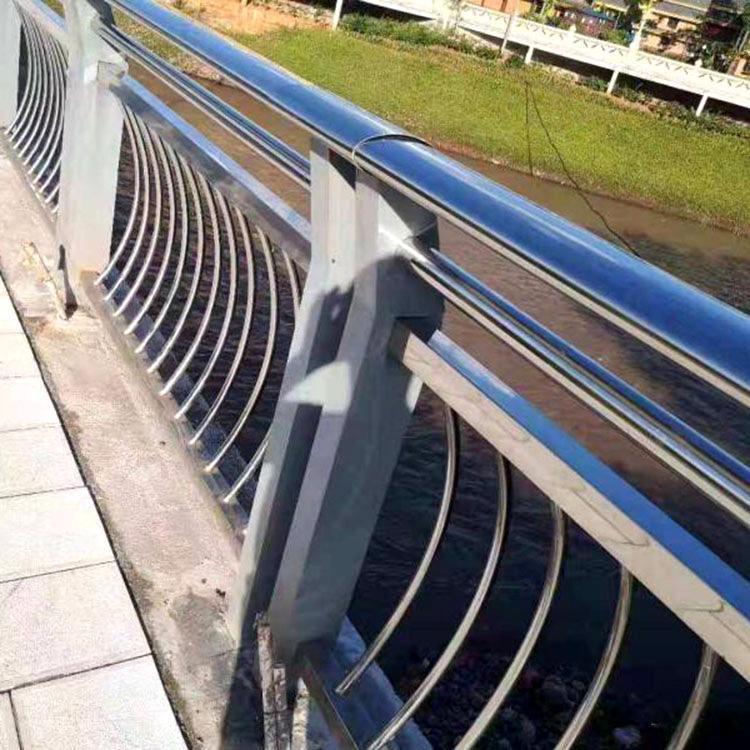 橋梁防撞護欄圖片2 橋梁防撞護欄圖片2