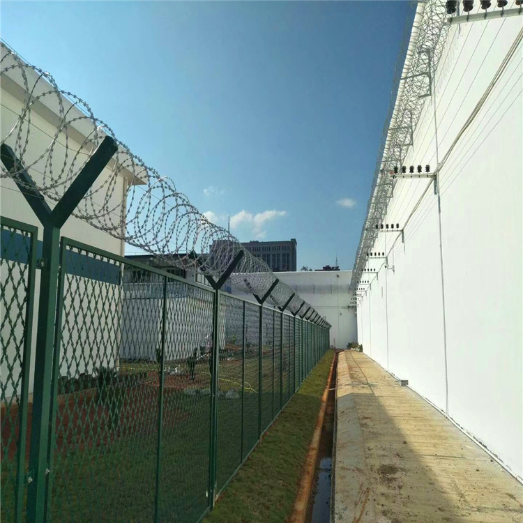 Y型立柱隔離網(wǎng)圖片2 Y型立柱隔離網(wǎng)圖片2