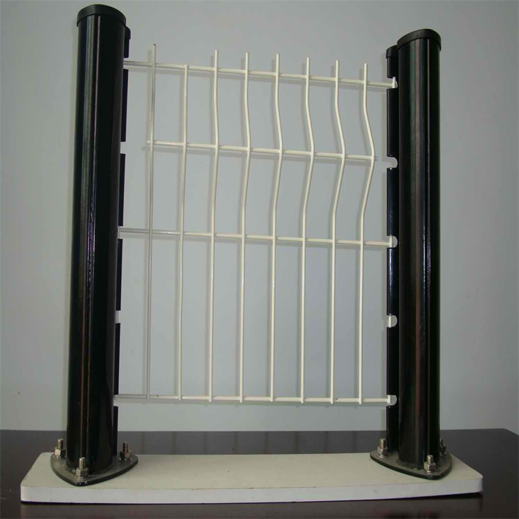 三角折彎護欄網(wǎng)圖片3 三角折彎護欄網(wǎng)圖片3