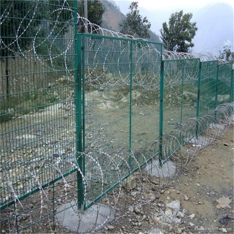 道路斜坡護欄網圖片2 道路斜坡護欄網圖片2