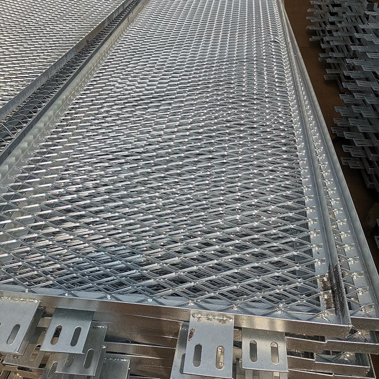 熱鍍鋅菱形孔護(hù)欄圖片2 熱鍍鋅菱形孔護(hù)欄圖片2